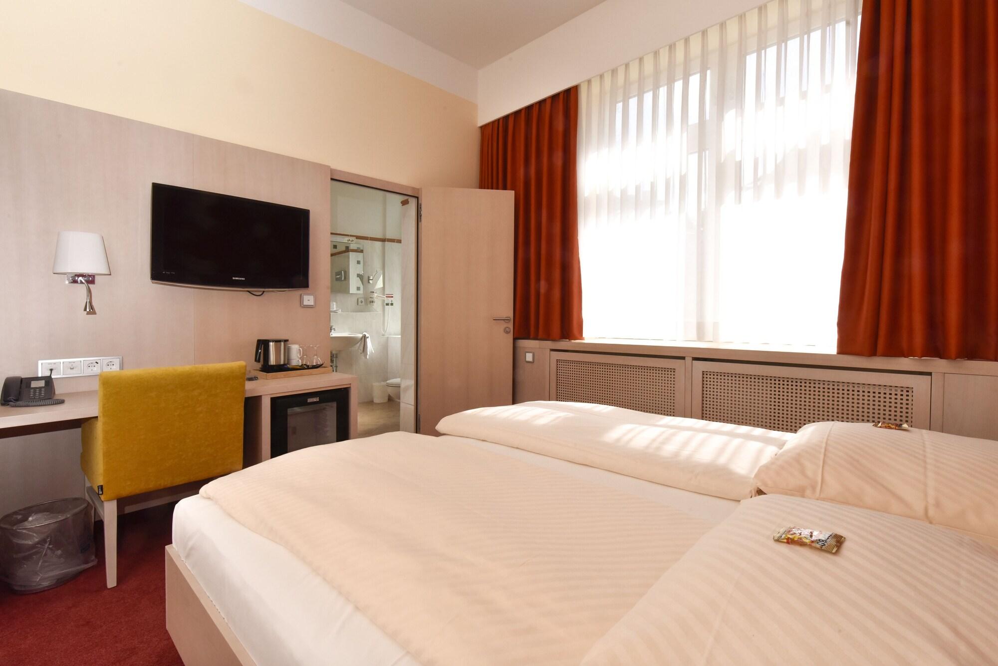 Hotel Adria Muenchen Exterior foto